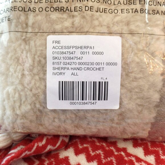 Free People Sherpa WRAP Hand Crochet Reversable Scarf NWT NIP - Picture 10 of 12